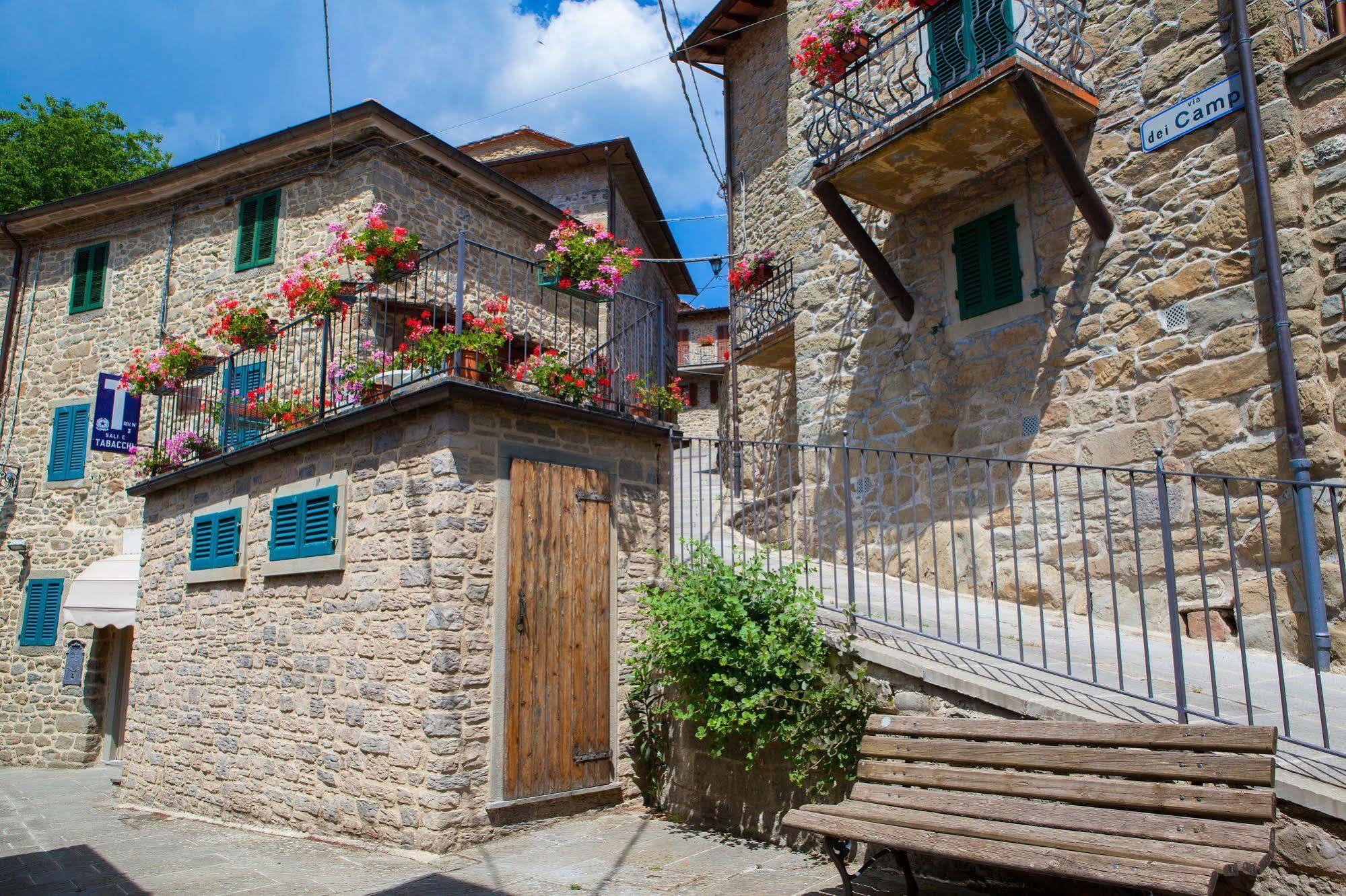 Borgo Dei Corsi Holiday House Reggiolo Exterior photo