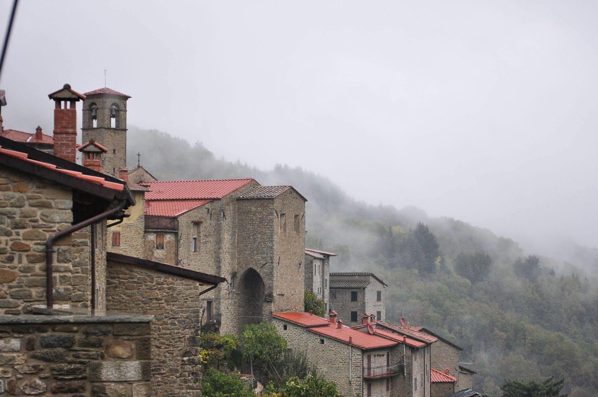 Borgo Dei Corsi Holiday House Reggiolo Exterior photo